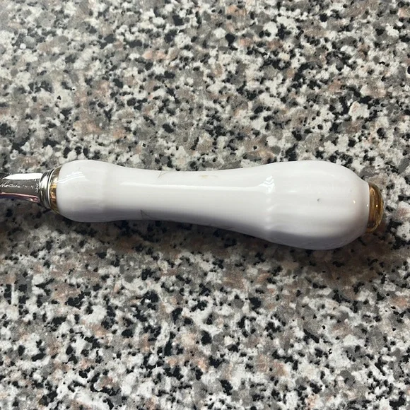 Noritake Cake Server with Christmas Holly Design - Picture 7 of 8